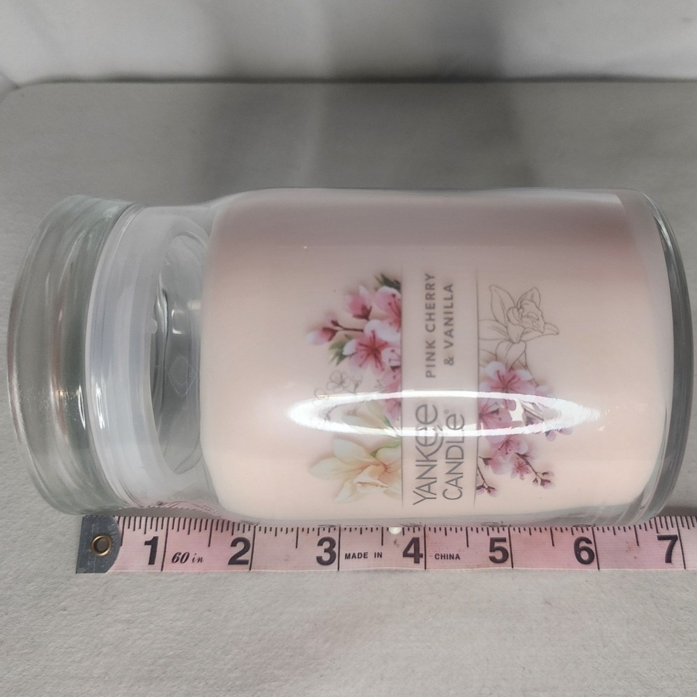 Yankee Candle Pink Cherry & Vanilla Signature Large 2-Wick Jar Candle 20 oz NEW - Picture 2 of 4